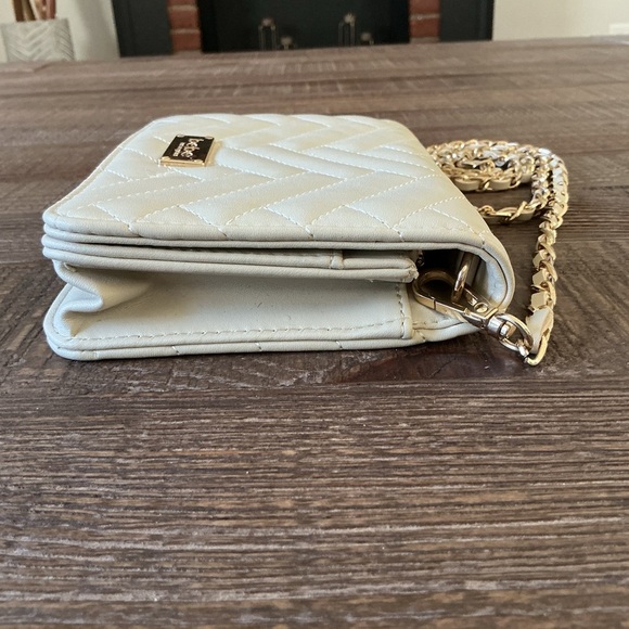 Bebe Sophia quilted crossbody quilted bag with gold detail - Picture 7 of 14